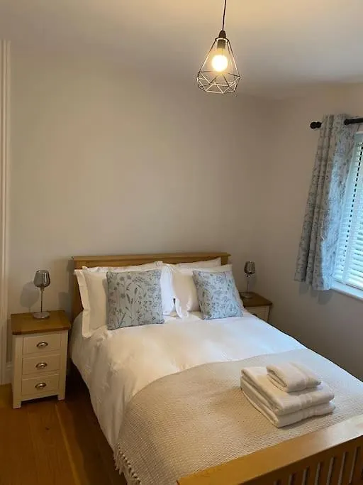 Holiday home Secluded Countryside Home, Hot Tub, Onsite Pub, Pool Table, Sleeps Upto 13, Perfect For A Family Get Together Wimborne Minster United Kingdom