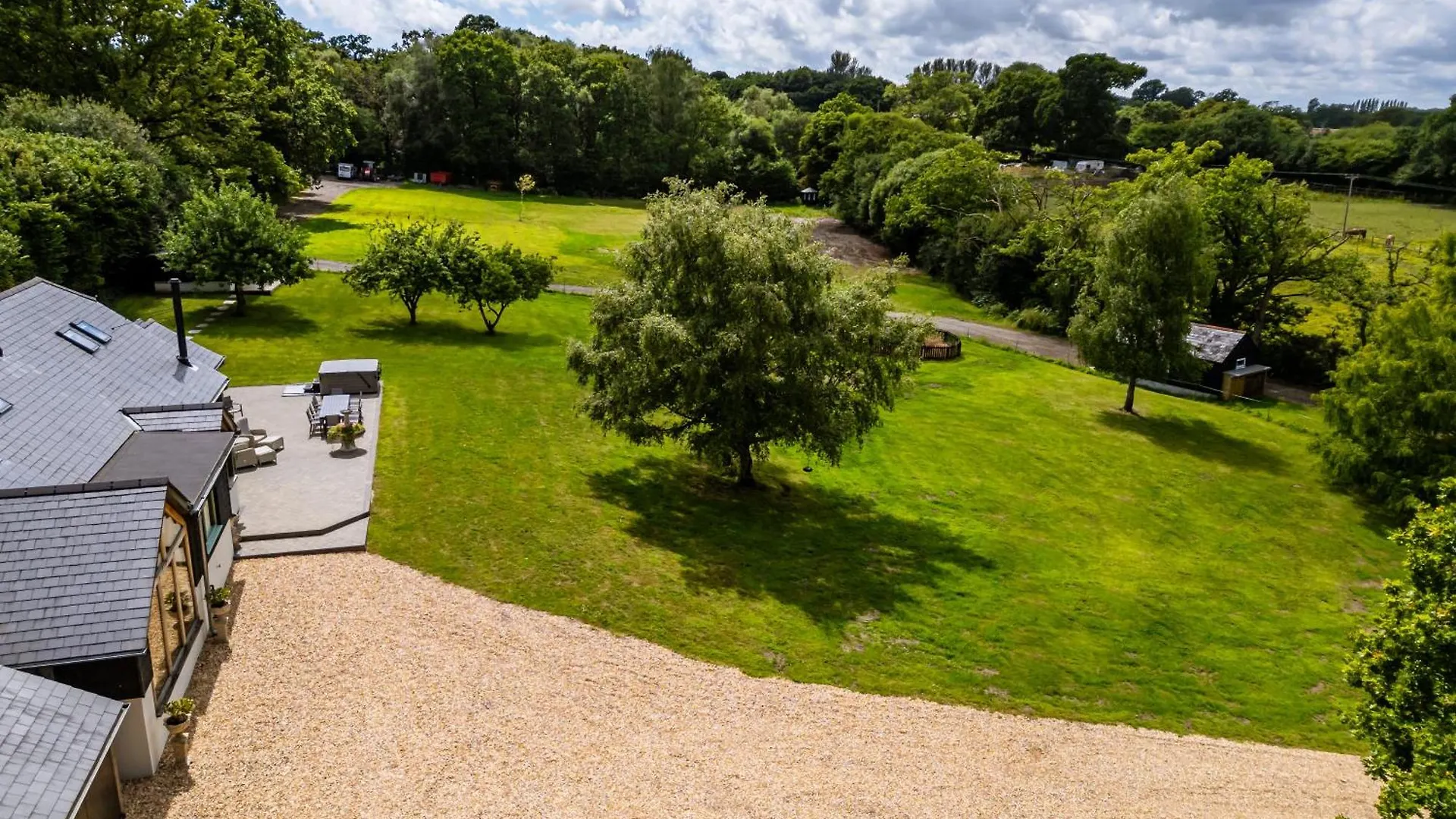 Secluded Countryside Home, Hot Tub, Onsite Pub, Pool Table, Sleeps Upto 13, Perfect For A Family Get Together Wimborne Minster United Kingdom